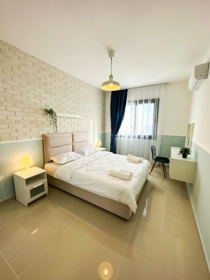 Luxury Sea View Two Bedroom Apartment In Caesar Resort & Spa, Long Beach Perivolia tou Trikomou Dış mekan fotoğraf